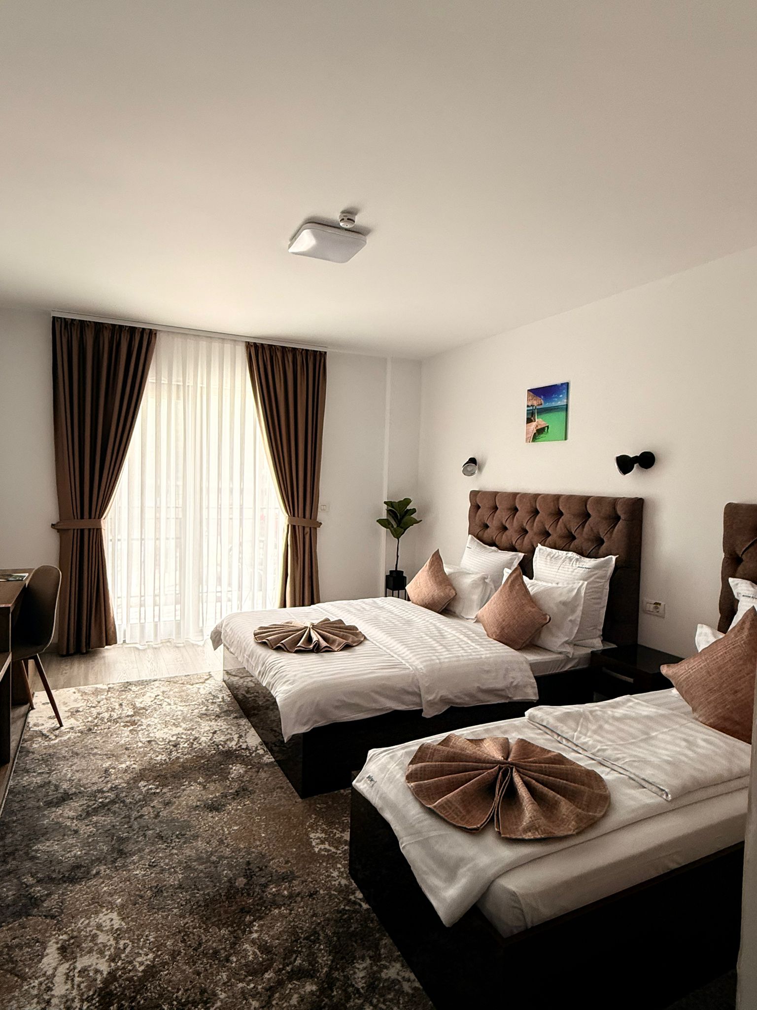 Cameră Camera triplă la Partizan Resort cu vedere la Dunăre